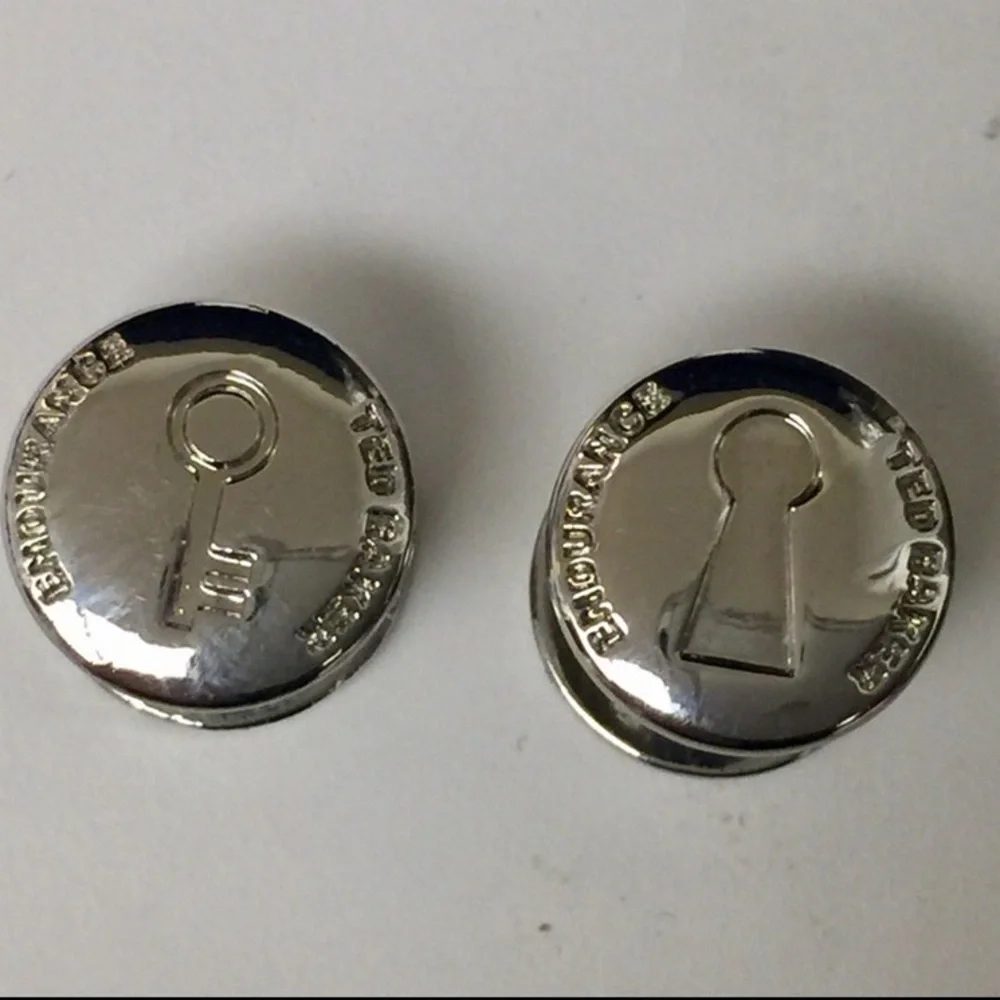 TED BAKER 2 LOCK AND KEY SHIRT STUDS SILVER NWOT